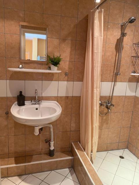 Kuru Guest House Kültér fotó